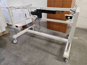 lot 17778 image: Monarch Hydraulics Dyna-Lift 1000 LBS Lab Cart with Motorized Lift