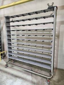 lot 19915 image: Single Row Innovive Vivarium Rack