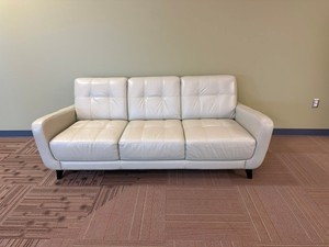 lot 17794 image: White Couch