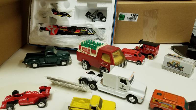 lot 1362 image: Ertl Matchbox Old Ford Truck and More