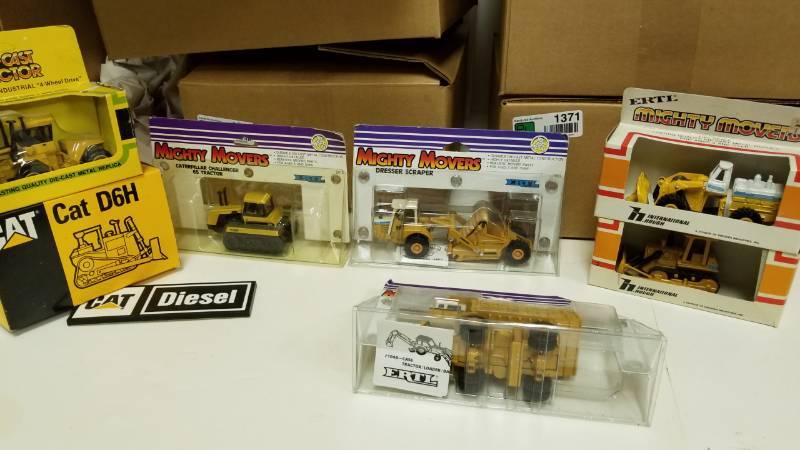 lot 1368 image: CAT D6H & Mighty Movers large lot