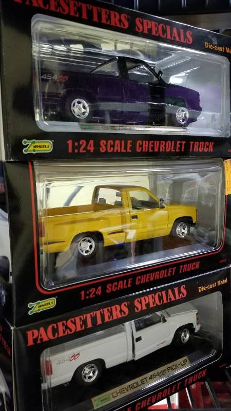 lot 1395 image: 3 Chevy Trucks diecast lot