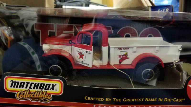 lot 1405 image: Matchbox Collectible Old school Texaco Truck NIB