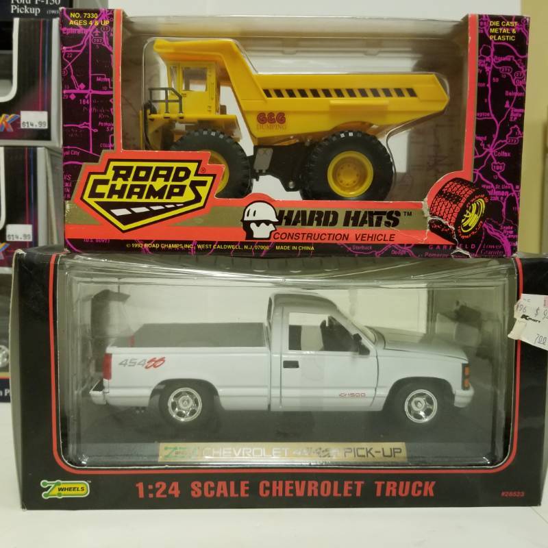 lot 1423 image: Chevy 454ss and Rock Hauler  Dump truck