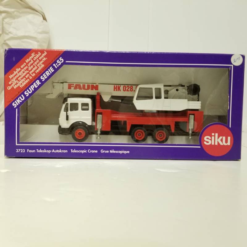 lot 1426 image: Siku Boom Truck - international diecast toy