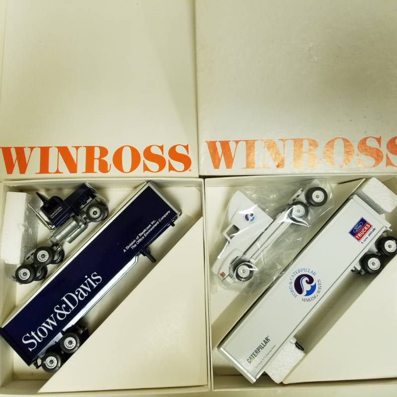 lot 1429 image: 2 Winross Semi Sets Truck and Trailers