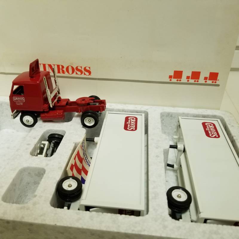 lot 1437 image: Graves Winross PIggy Back Dual Trailer