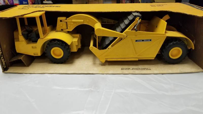 lot 1482 image: Ertl John Deere Scraper #508