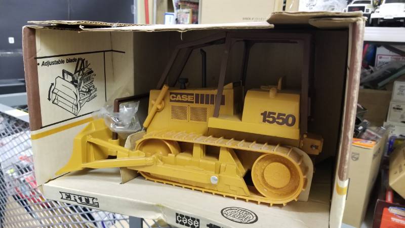lot 1493 image: Ertl CASE 1580 Dozer
