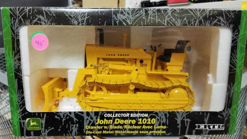 lot 1497 image: John Deere 1010 Collector Edition