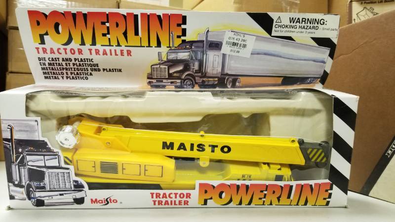 lot 1501 image: Maisto Powerline Tractor Trailer