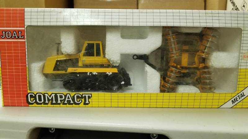 lot 1499 image: JOAL Compact CAT track w disc