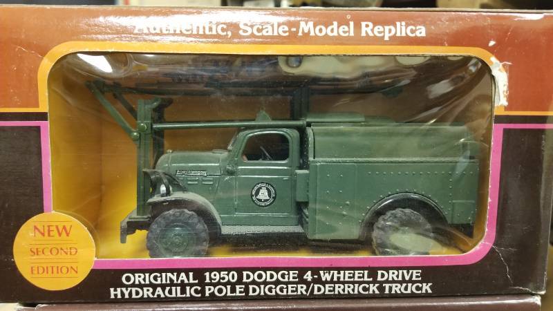 lot 1505 image: 1950 Dodge 4 wheel Drive Hydraulic Pole Digger  Derrick Truck