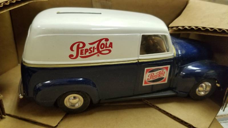 lot 1508 image: Pepsi Coin Bank 1st Gear