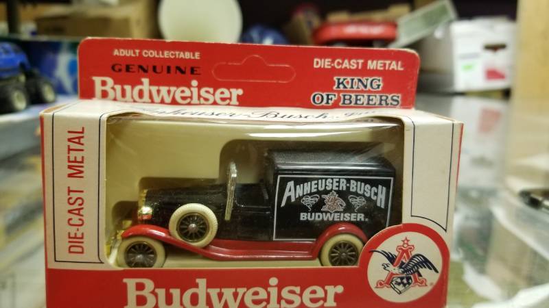 lot 1517 image: Older Budweiser (small) delivery van
