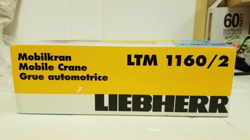 lot 1577 image: Leibherr LTM 11602 Real Heavy and look how long the arm extends  It IS HUGE