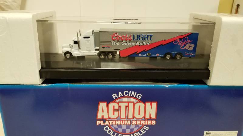 lot 1591 image: Kyle Petty limited edition Coors light in display case Action winston cup