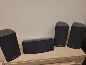 lot 59 image: Onkyo Black Bookshelf Speakers Set of 4