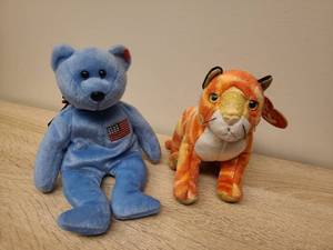 lot 83 image: TY Beanie Baby Bear and Tiger Set