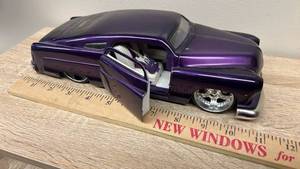 lot 88 image: Old Skool 1951 Mercury Custom Lowrider Die-Cast Model Car