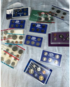 lot 90 image: US Mint Proof and Uncirculated Coin Sets Collection