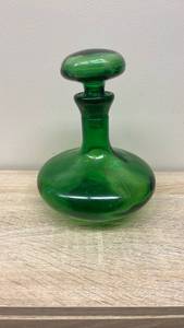 lot 91 image: Green Glass Decanter with Stopper