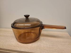 lot 104 image: Visions by Corning Amber Glass Saucepan with Lid