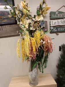 lot 138 image: Large Tall Glass Vase with Artificial Floral Arrangement