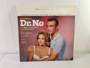 lot 102 image: Dr. No Original Motion Picture Soundtrack Vinyl LP - United Artists UAS 5108