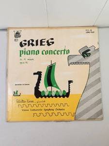 lot 165 image: Grieg Piano Concerto in A Minor Op. 16 - Plymouth Records LP