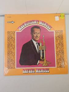 lot 197 image: Magnificent Mendez - Rafael Mendez Vinyl LP (Decca DL 74932)