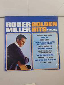 lot 295 image: Roger Miller Golden Hits Vinyl LP - Smash Records SRS 67073