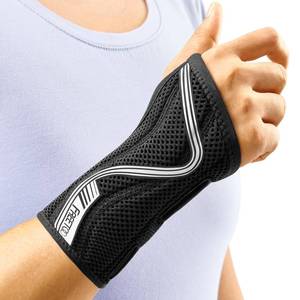 lot 1390 image: FREETOO Wrist Brace for Carpal Tunnel,New Upgrade-Anatomically shaped Adjustable Wrist Support Splint for Men and Women,Hand Brace for Pain Relief, Tendinitis,Arthritis,Right Hand,Medium,Black-Grey