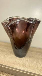 lot 7 image: Handblown Art Glass Fazzoletto Vase in Amethyst and Gold