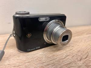 lot 52 image: GE A730 7.0 Megapixel Digital Camera