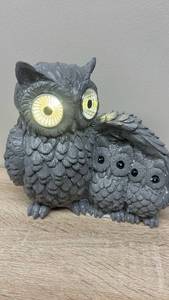 lot 59 image: Powered Owl Family Garden Statue with LED Eyes