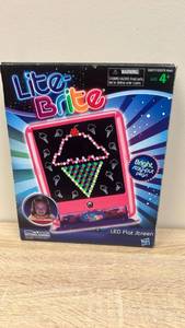 lot 61 image: Lite-Brite LED Flat Screen by Hasbro