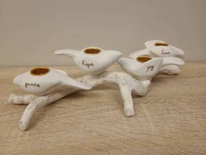lot 79 image: White Ceramic Bird Tealight Candle Holder with Peace Hope Joy Love Sentiments