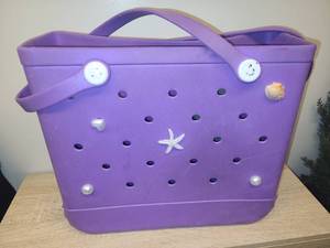 lot 104 image: Bogg Bag Large Purple Tote with Charms