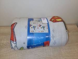 lot 112 image: DC Justice League Fleece Throw Blanket