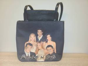 lot 7 image: Friends TV Show Cast Handbag Set