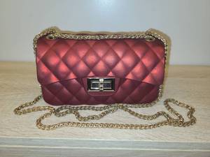 lot 15 image: Metallic Red Quilted Jelly Crossbody Bag with Gold Chain Strap