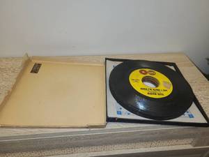 lot 16 image: Marvin Gaye When Im Alone I Cry 45 RPM Single on Tamla Records