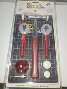 lot 46 image: Sizzix PaddlePunch Starter Kit