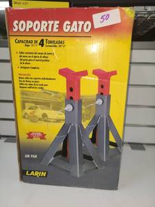 lot 50 image: Larin 4-Ton Jack Stands Pair