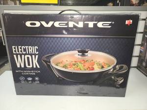 lot 56 image: Ovente Electric Wok with Non-Stick Coating