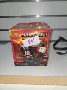lot 94 image: LEGO Minecraft Micro World The Nether 21106