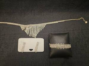 lot 50851 image: Crystal Rhinestone Fringe Necklace, Bracelet and Earring Set