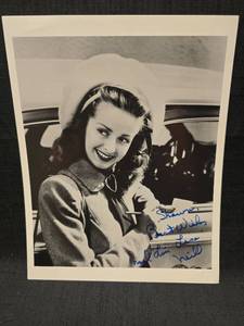 lot 50894 image: Noel Neill Signed 8x10 Black and White Photo as Lois Lane