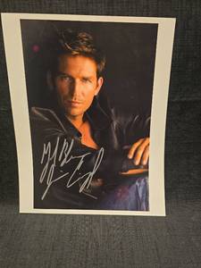 lot 50922 image: Signed Celebrity 8x10 Photo